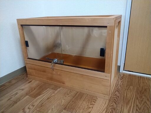 【爬虫類　木製ケージ】幅700㎜×奥行350㎜×高さ500㎜
