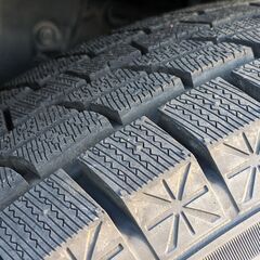 2022年5月製造スタッドレスタイヤ 215/70R16 ホール付き4本セット