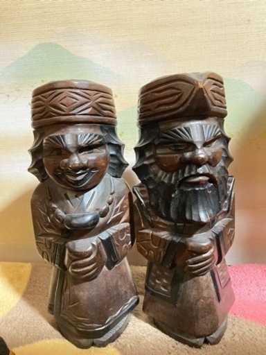 アイヌのシャーマンによる手彫り木人形