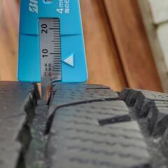 バリ山スタッドレスタイヤ、ホイール
４本セット      