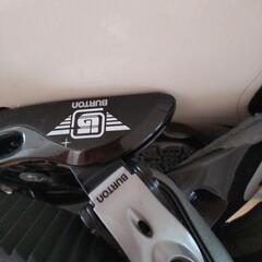 SALOMONの新品のスノボの板