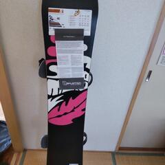 SALOMONの新品のスノボの板