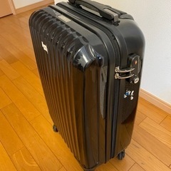 キャリーケース　スーツケース　黒　あげます