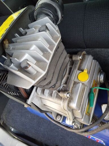 アネスト岩田　100v  エアーコンプレッサー中古品