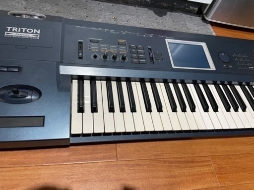 KORG TRITON Extreme 61 中古