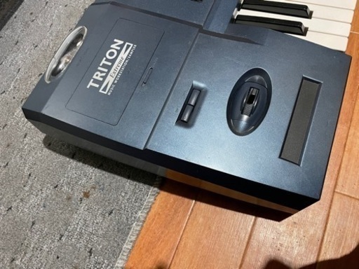 KORG TRITON Extreme 61 中古