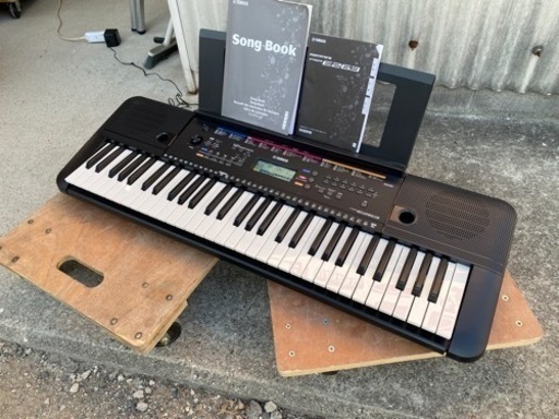 お薦め品‼️高機能‼️ヤマハ電子キーボード PSR-E263 2017年 お薦め品‼️高機能‼️ヤマハ電子キーボード PSR-E263 2017年