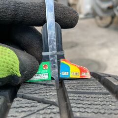 スタッドレスタイヤ+エスティマ純正ホイール・215/55R17・バリ山・４本セット