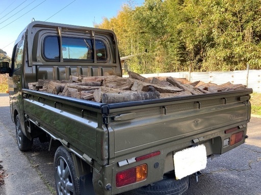 薪ストーブ用　クヌギ　軽トラ平積み　15000円 薪ストーブ用 クヌギ 軽トラ平積み 15000円