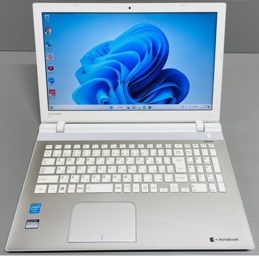 配送可！　年賀状　Windows11搭載　TOSHIBA製ノートパソコン　カメラ、Bluetooth、ACアダプター付属、東芝、dynabook
