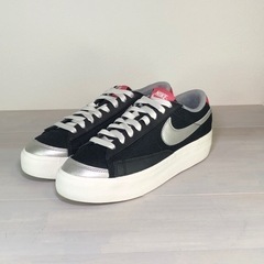 美品　NIKE WMNS BLAZER LOW PLATFORM...