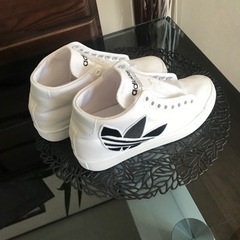 adidasレディーススニーカーハイカット