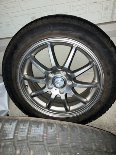 ②スタッドレスタイヤ PIRELLI アイスコントロール215/55/R17