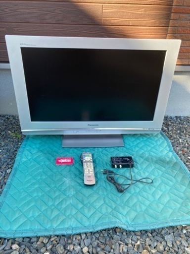 Panasonic 32型ハイビィジョン液晶テレビ