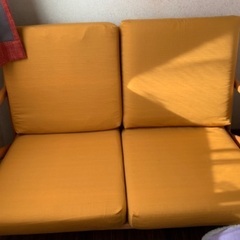 黄色の可愛いソファ