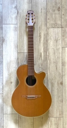 Takamineのガットギター