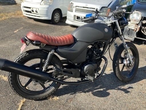 ヤマハYBR125 カフェレーサー似