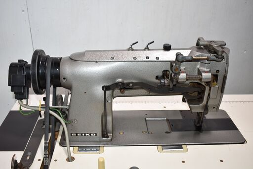 【骨董】≪y515≫セイコー 工業フラットベッドミシン LSW-28BLK ダブルステッチ/2本針角縫 水平全回転 2倍かま 41224-05 ≪y515≫セイコー 工業フラットベッドミシン LSW-28BLK ダブルステッチ
