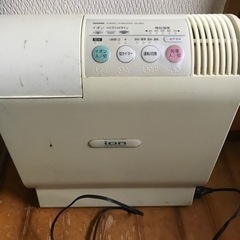 TOSHIBA イオン発生加湿器