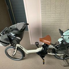 【使用１年未満】3人乗り用チャイルドシート付きbikke POLAR e（ビッケポーラーe）：T.Xレトログレージュ(2020モデル)