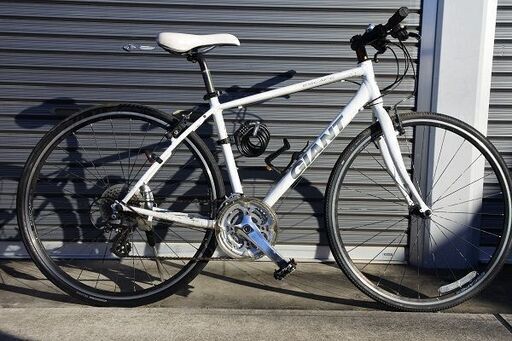 GIANT ESCAPE R3(ジャイアント エスケープR3)ホワイト　変速：3×8ｓ　サイズ：S（身長160-175ｃｍ）