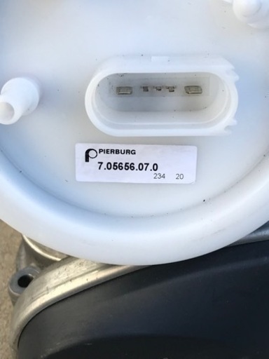 フォルクスワーゲントゥーラン  燃料ポンプ、スロットルボディ他