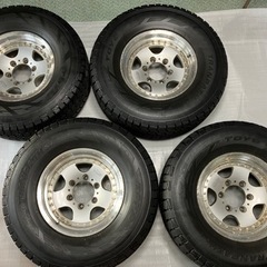 赤字放出！バリ山！四駆 RV用スタッドレスタイヤ ホイール付き4本セット