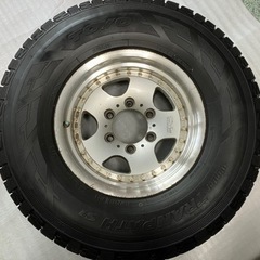 赤字放出！バリ山！四駆 RV用スタッドレスタイヤ ホイール付き4本セット