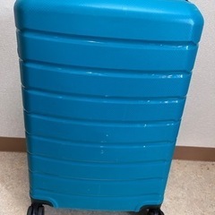 スーツケース Mサイズ　(61x47x27cm)