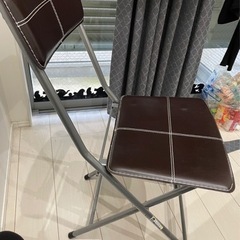 折りたたみ椅子(背もたれ有) 300円