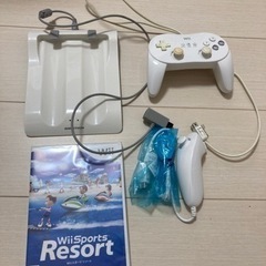 wii sports resort ソフト、リモコン２つ、充電ボード