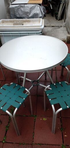 アルミ製テーブル、アルミ製パイプ椅子（テラス、店舗、イベント、お庭用）