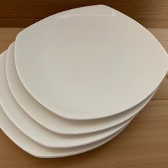 ニトリ　　平皿