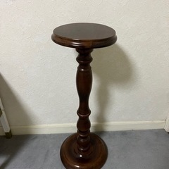 花瓶などを置く台