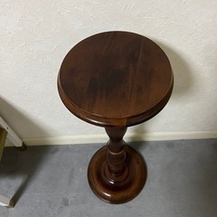 花瓶などを置く台