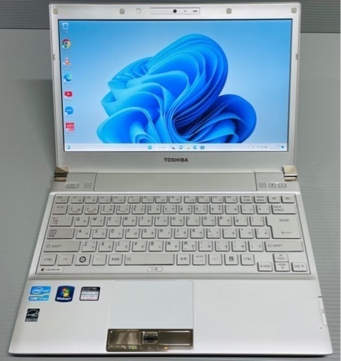 配送可！　年賀状　COREi7、SSD、Windows11搭載　TOSHIBA製ノートパソコン　カメラ、ACアダプター付属、東芝、dynabook
