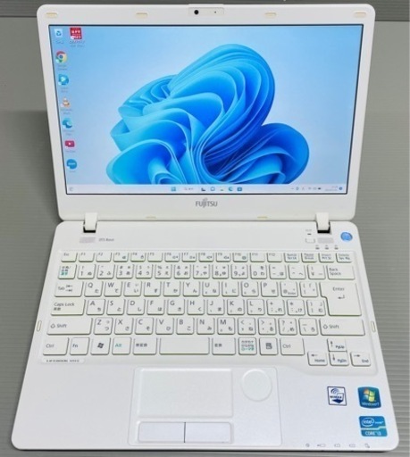 【引取先決定】配送可！　年賀状　SSD、Windows11搭載　i3、ブルーレイ、　FUJITSU製ノートパソコン　カメラ、Bluetooth、ACアダプター付属、富士通、Blu-ray