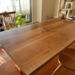 天然無垢桜の木のダイニングテーブルと椅子