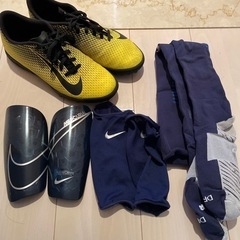 NIKE フットサル　シューズ　脛当て　ソックス