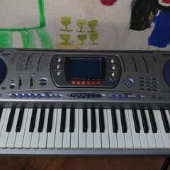 CASIO　電子ピアノ　LK-150