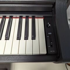 YAMAHA　(2021年製)電子ピアノCLP775