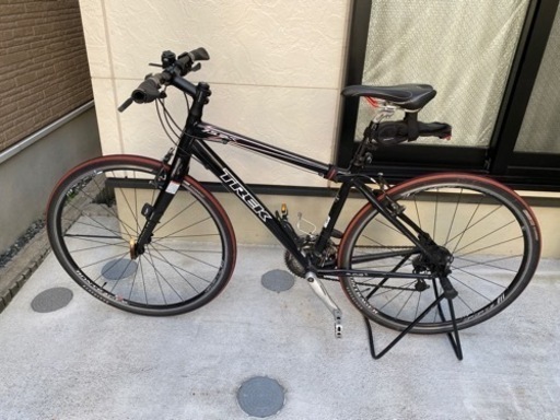 TREK クロスバイク　7.5FX