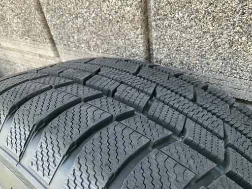 本日組付2022年47/49週製造215/60R17新品スタッドレスタイヤ+アルミ