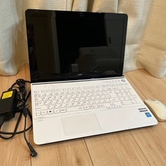 NEC PCと電源タップとワイヤレスマウス