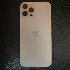 値下げしました。VUITTONケース付きau iPhone12 Pro Max中古美品　SIM解済