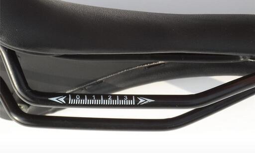 クロスバイク用 サドル 細め ブラウン テスト取付のみ