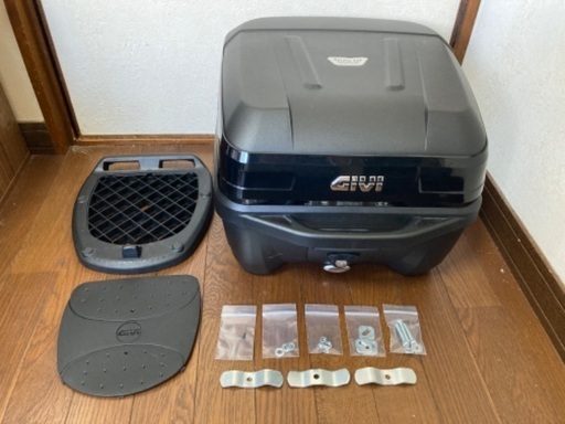 GIVI ジビ バイク用 リアボックス 32-33L 未塗装ブラック モノロック