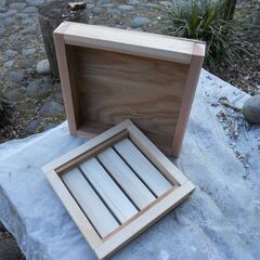 ニホンミツバチの重箱式2段巣箱×3セット+オリジナル巣箱台 