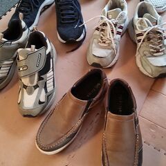 靴 遺品整理 サイズは26から26.5程度です。