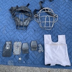 値下げ‼️野球審判用プロテクター2点（硬式用と軟式用）フエィスカード，小物、キャスター付きバック
